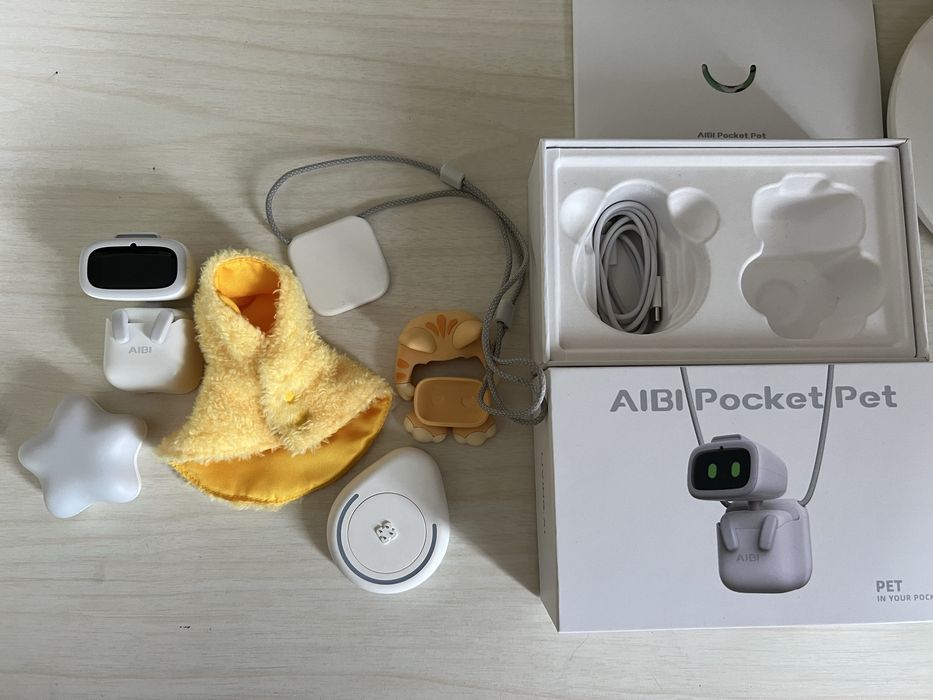 AIBI робот Living AI