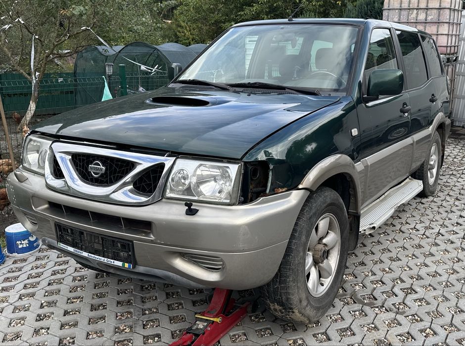 Nissan terrano 2 2.7tdi  na części