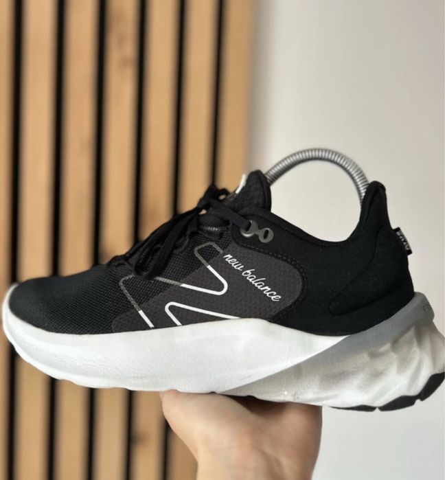 New Balance Fresh Foam roav 2 czarne sneakersy buty sportowe damskie rozmiar 40