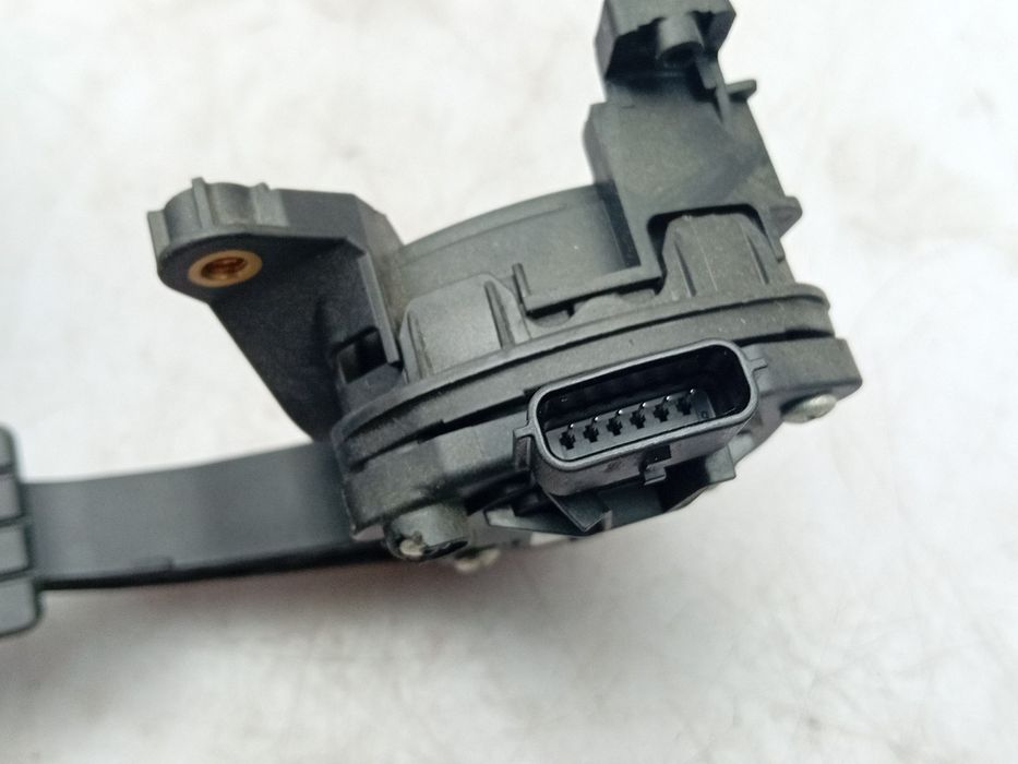 Pedal do acelerador RENAULT Twingo III (BCM_)