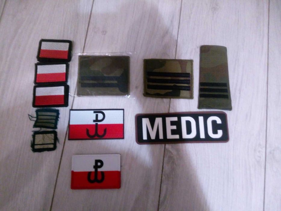 Naszywki wojskowe (Flagi, Stopnie szeregowy, kapral ZS Strzelec OSW)