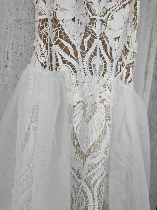 Suknia ślubna koronkowa rybka