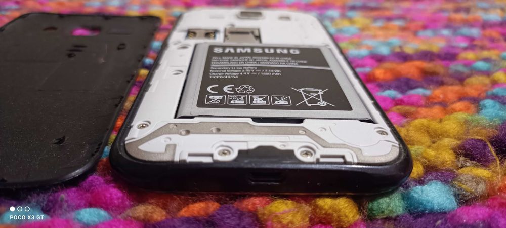 Смартфон Б/У Samsung Galaxy J1 SM-J100H/DS