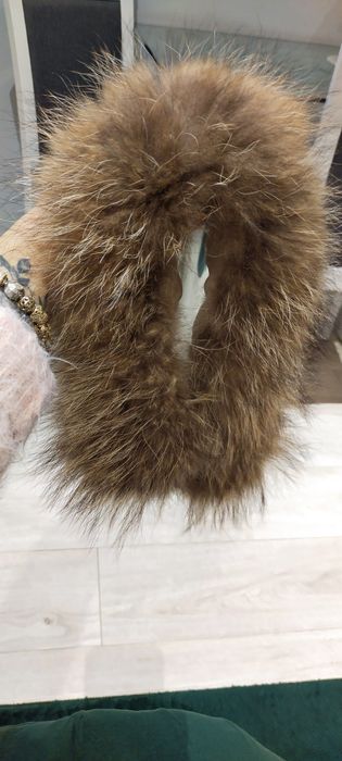 Naturalne futerko obszycie kaptura grube piękne 57cm