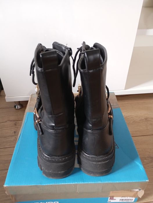 Trepy damskie Guess czarne roz. 39