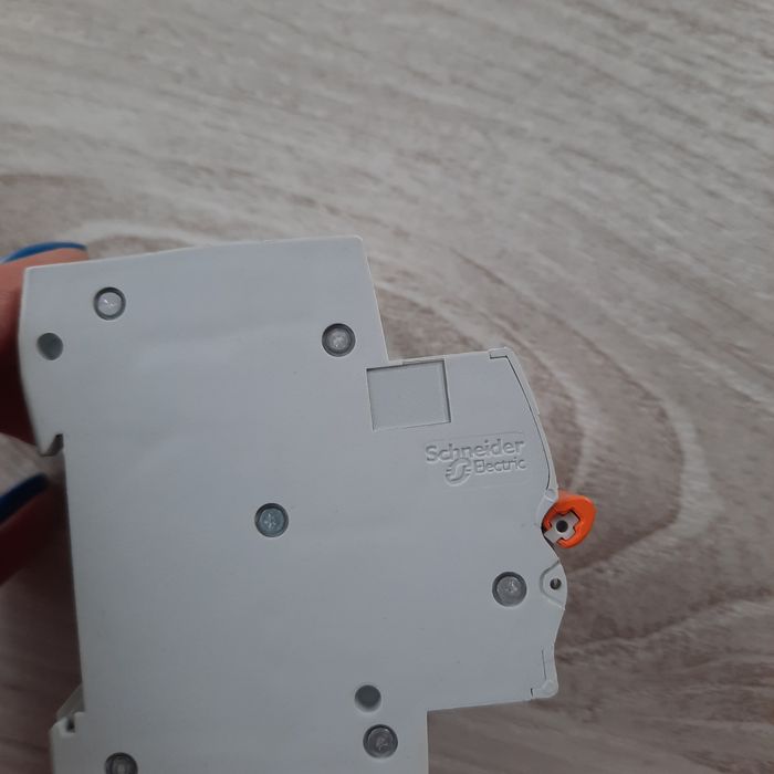 Автоматический выключатель Schneider Electric ВА63 25/3/С 3Р 25 А 4,5