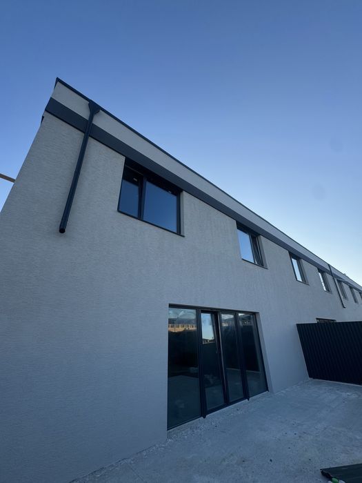 Розпочато продаж нових котеджів, ближня Сторожниця!