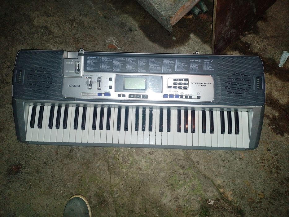 Piano casio usado