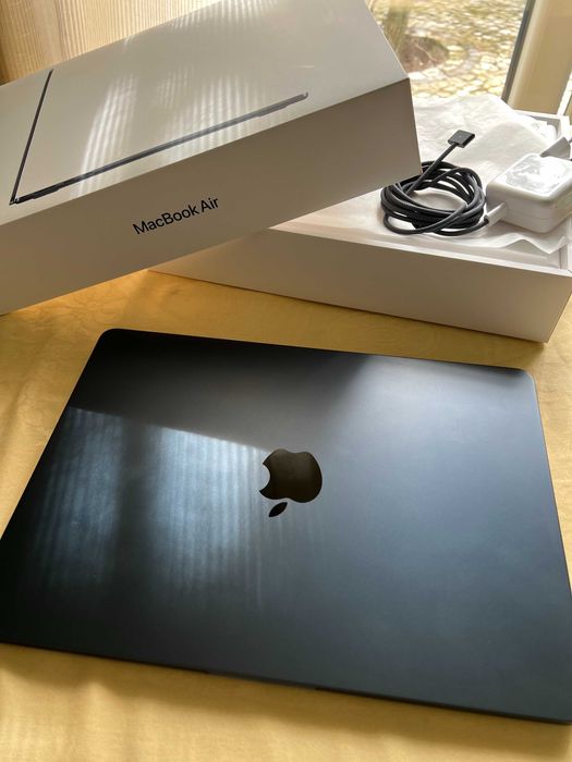 MacBook Air M3 (2024) Com falha intermitente no ecran