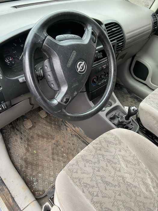 Опель Зафира Opel Zafira  двери ляда 2001 год