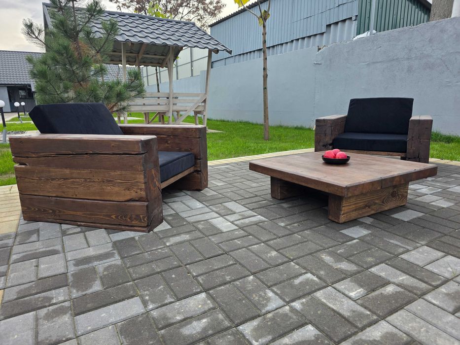 Садовая деревянная мебель