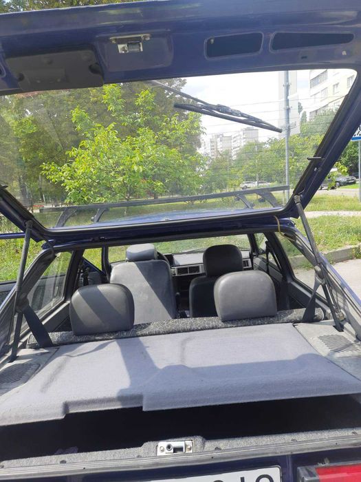 автомобіль Таврія 1102