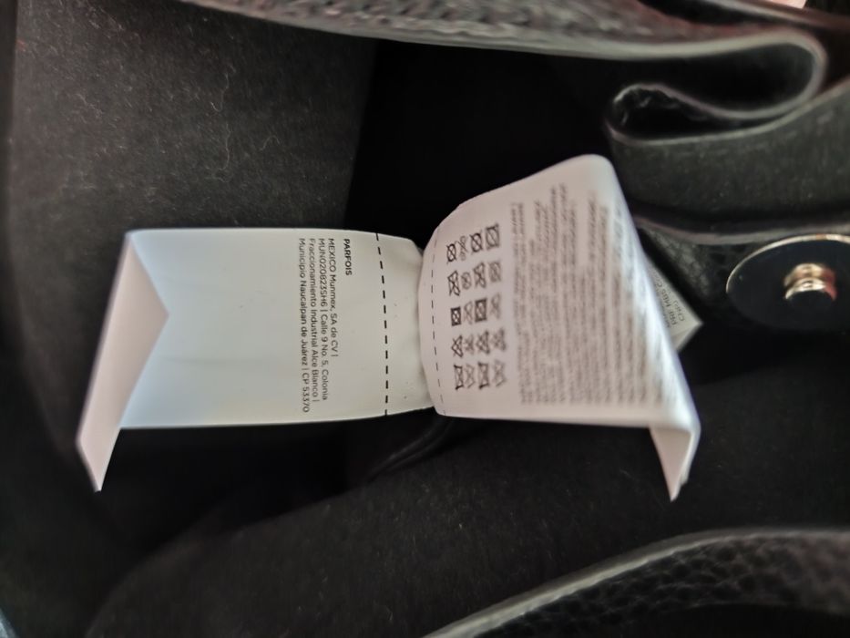 Mochila preta com desenhos reversível Parfois