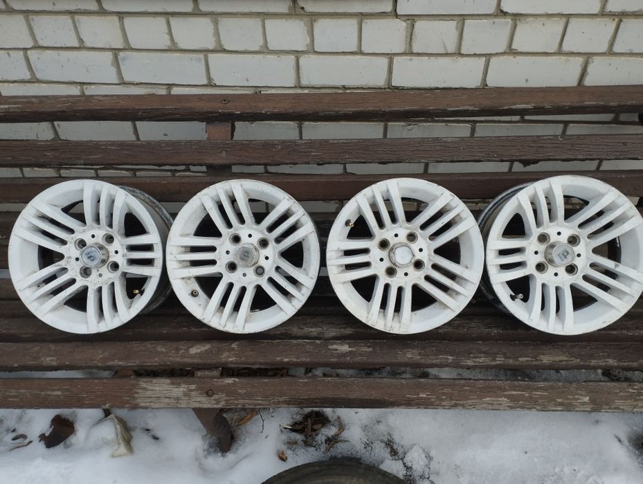 Продам литые диски R-13 на ВАЗ  в хорошем состоянии