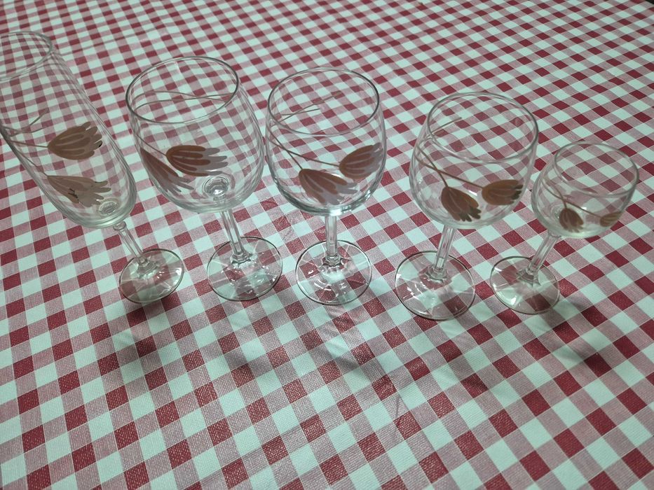Conjunto de copos de cristal