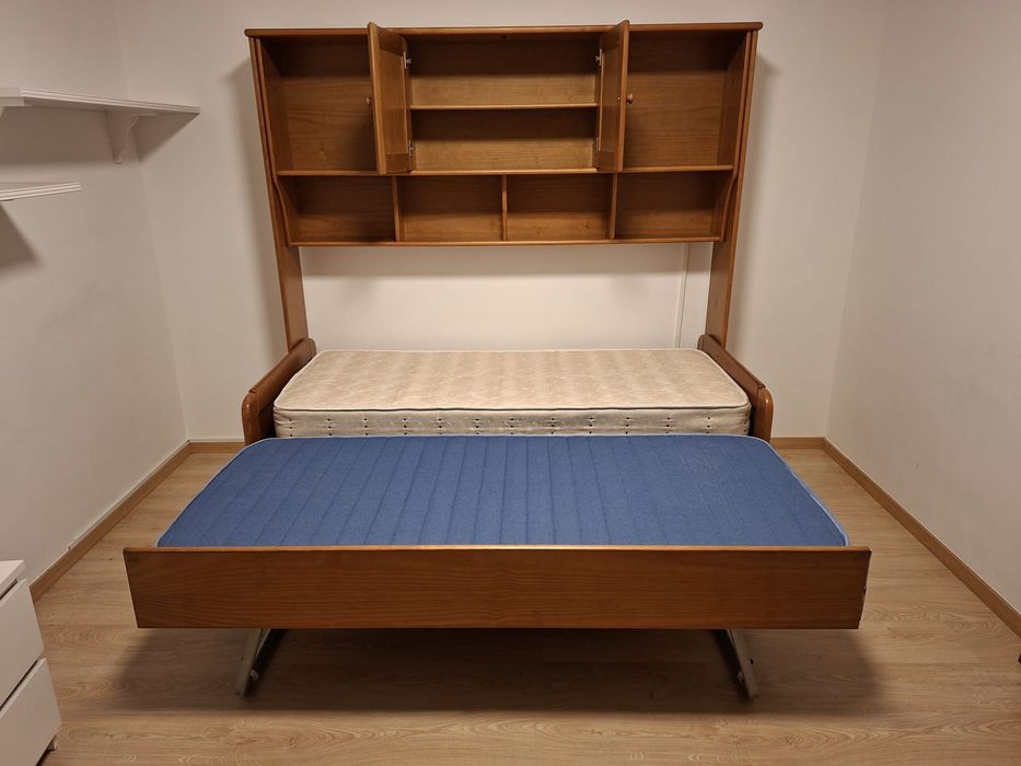 Quarto solteiro ou criança em madeira (2 camas e 2 colchões)