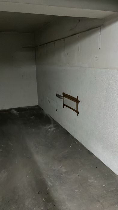 Garagem à venda na R. Joaquim Silva Torres, 125 - Maia