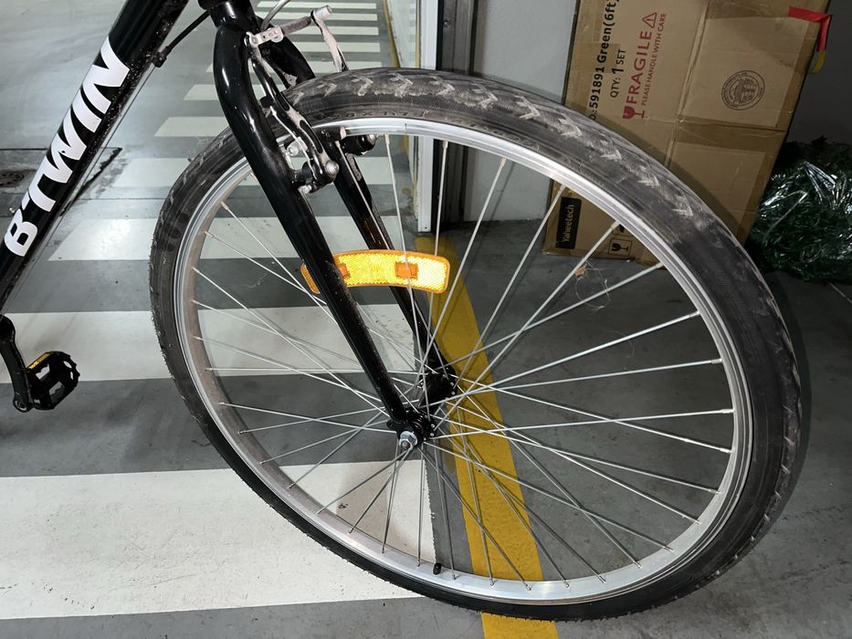Bicicleta B’TWIN Riverside 100 – preta – ótimo estado