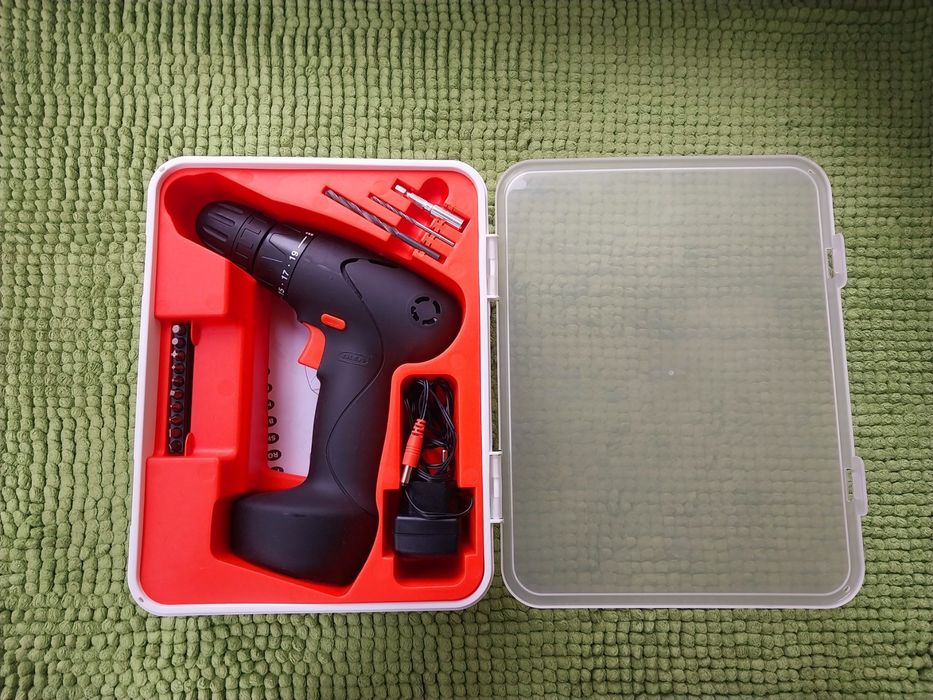 Набір з бездротовою акумуляторною викрутка/дріль Ikea Fixa під ремонт