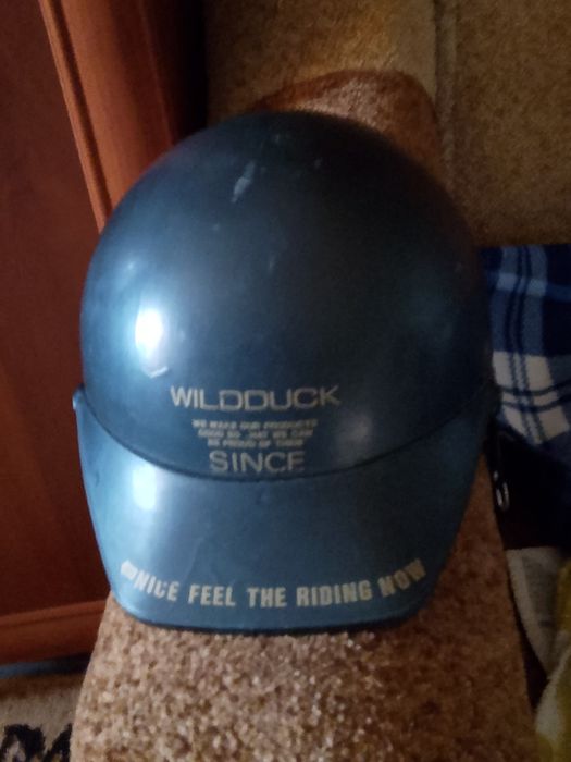 Продам немецкий мото шлем.