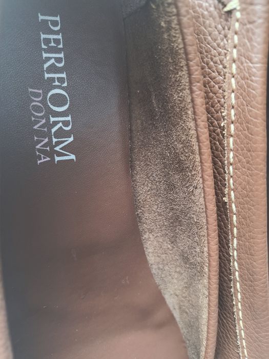 Piękne nowe mokasyny greckiej profukcji