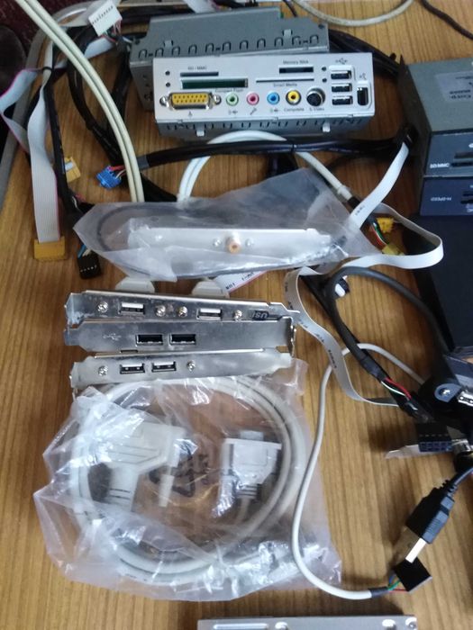 PC Czytniki kard kable i inne PC