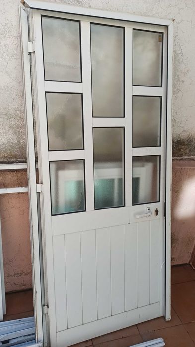 Janelas e porta em alumínio
