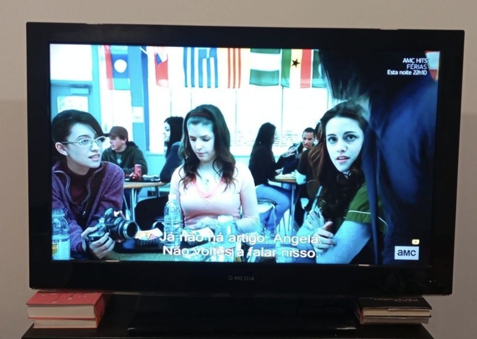 TV QMedia 101 cm