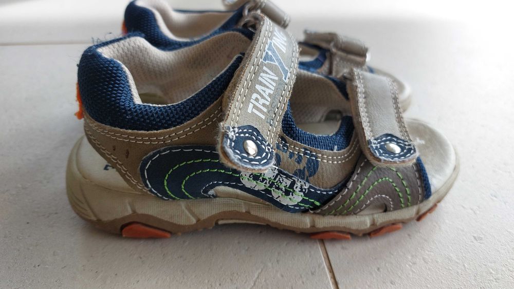 Sandały dziecięce na rzepy letnie deichmann roz 27