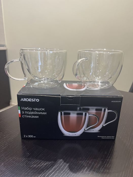 Набір чашок з подвійним склом 2 шт нові.