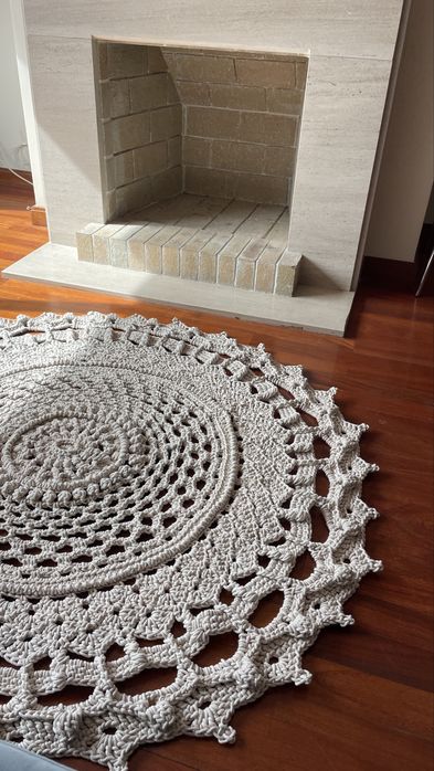 Tapete crochet cinza claro