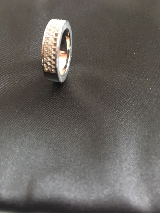 Colar, pendentes e anéis da Calvin klein