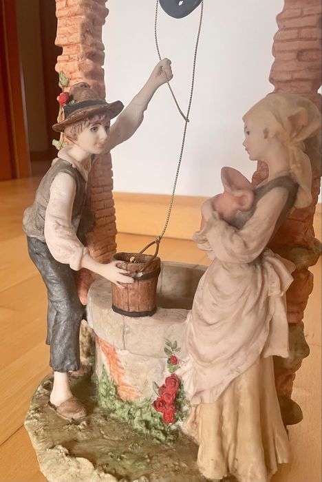 Estatueta Capodimonte G. Armani 1981