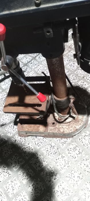 maquina de fazer furos