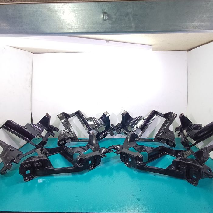 Кронштейны крепления фары BMW X5 E53 платформа фари бмв х5 е53