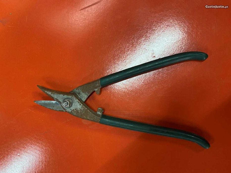 Alicate universal Ferramenta