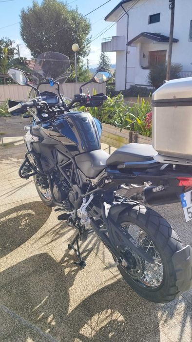 Benelli TRK 502 X – Aventura, Conforto e Estilo