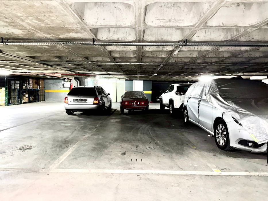 Lugar de garagem  à venda em Monte Abraão