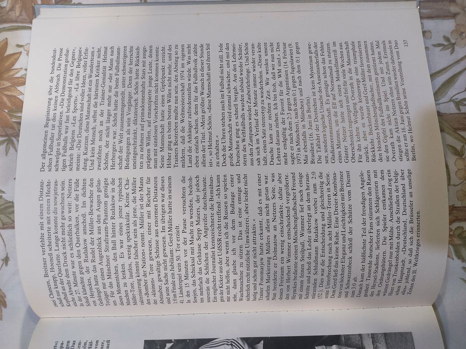 Livro sobre a seleção de futebol da Alemanha