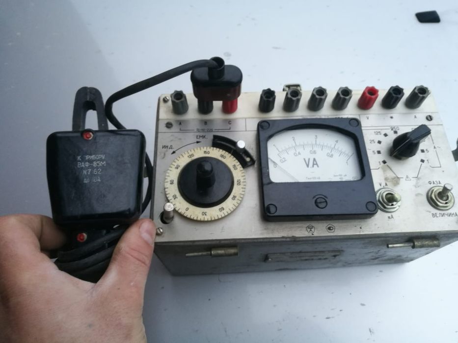 Вольтамперфазометр ВАФ-85М в рабочем состоянии.