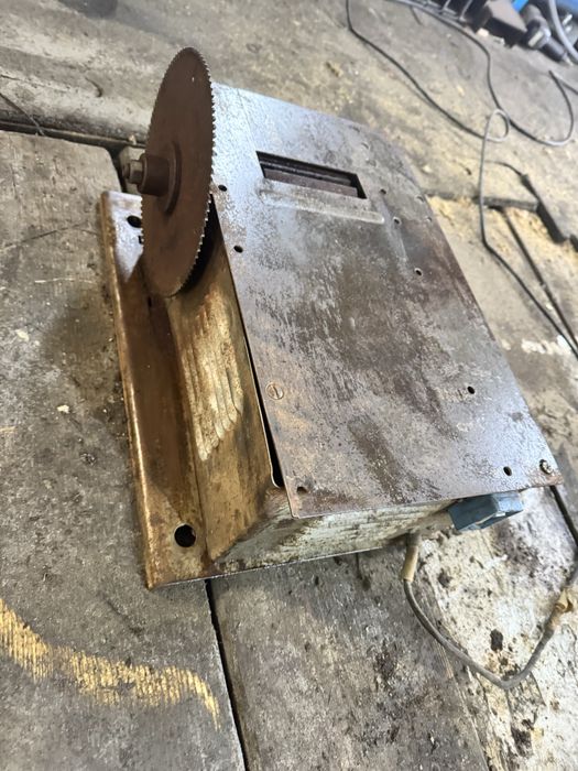 Stara radziecka pila heblarka