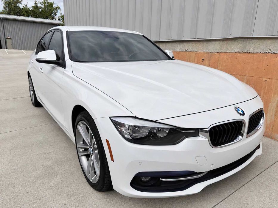 BMW 330i      2017