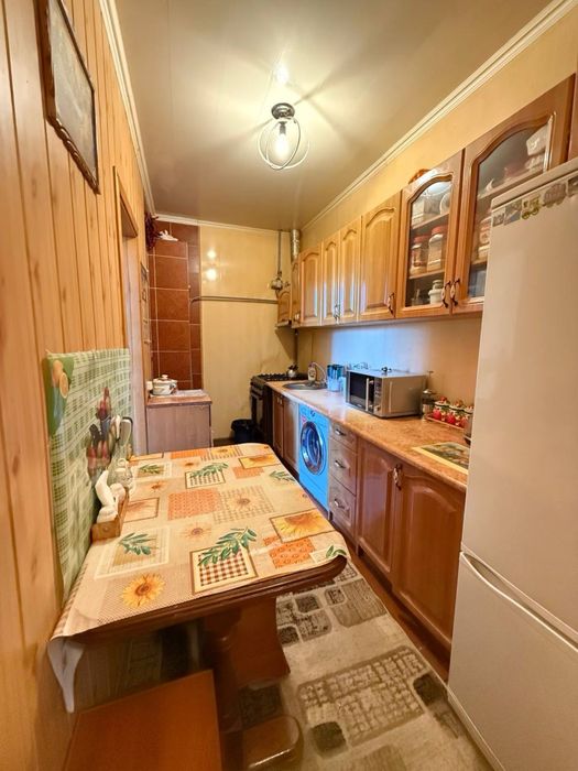 Продам 2к квартиру . Хороший житловий стан . Без комісії для покупця