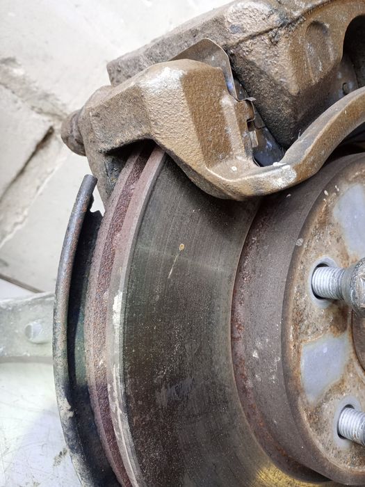 Zestaw hamulcowy Opel Insignia A tarcza klocki zacisk  piasta