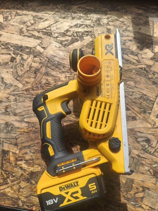Strug DeWalt Aku 5 ah 2025