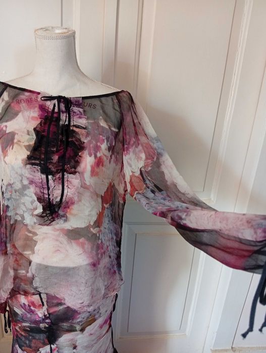 Conjunto saia e blusa de seda Zapa,para ocasiões especiais