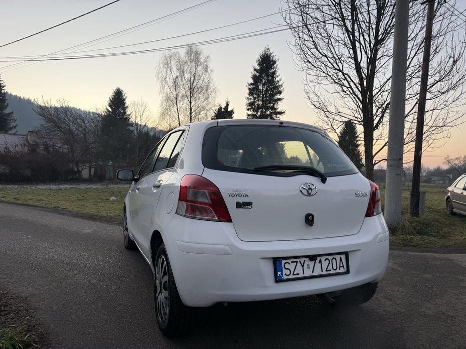 Toyota Yaris 2010 Lift*5 Drzwi*1.3 Benzyna*124 tyś. przebieg*6 biegów