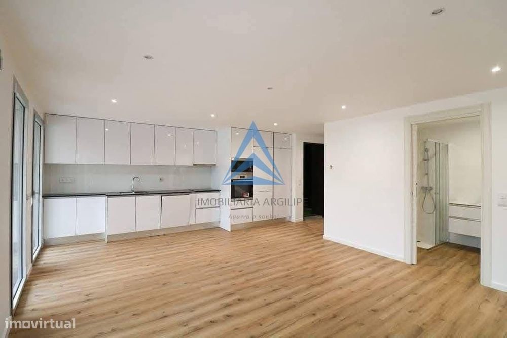 Apartamento T4 - Condomínio Fechado