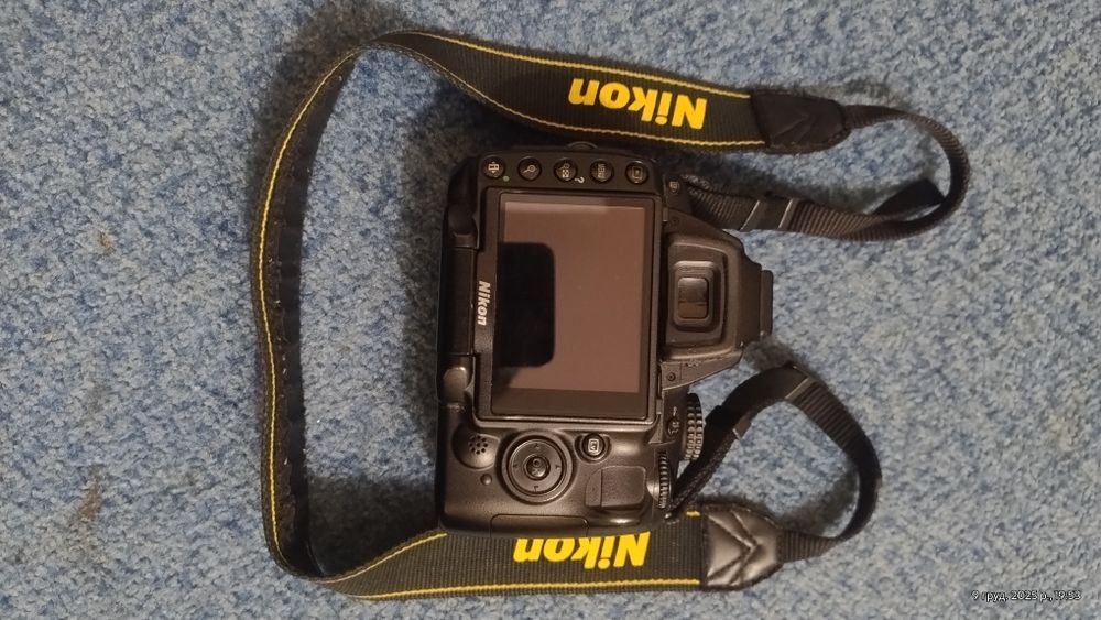 Фотоапарат Nikon D5000