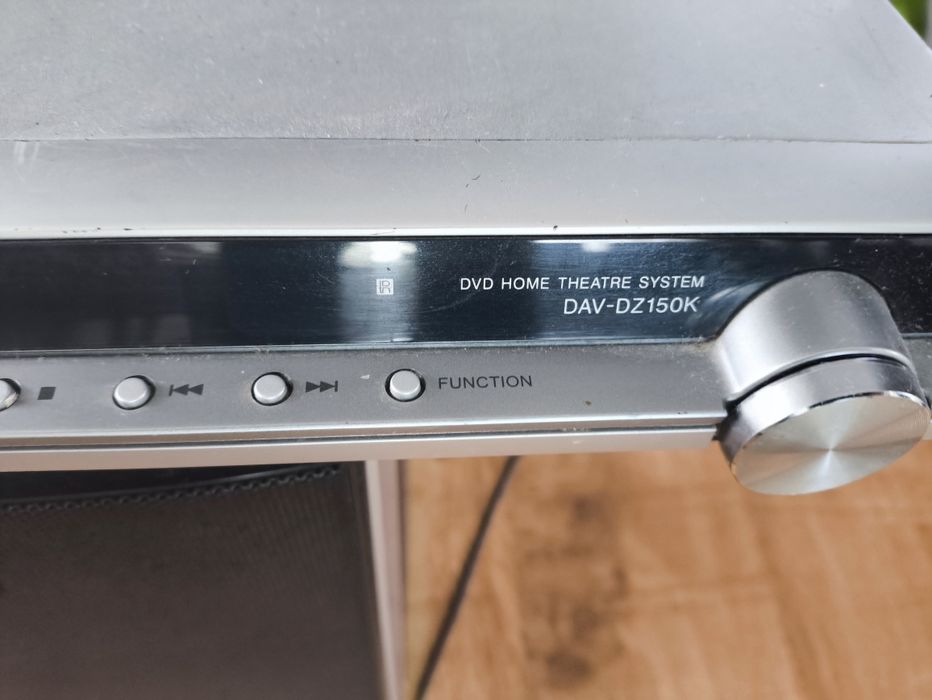 Домашній кінотеатр Sony DAV-DZ150K